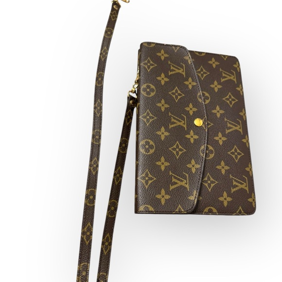 LOUIS VUITTON Rare Pre-1980s Monogram Double Rabat Pochette, Vintage - Picture 13 of 15